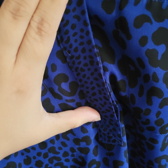 a.n.a. leopard blouse - Picture 4 of 6